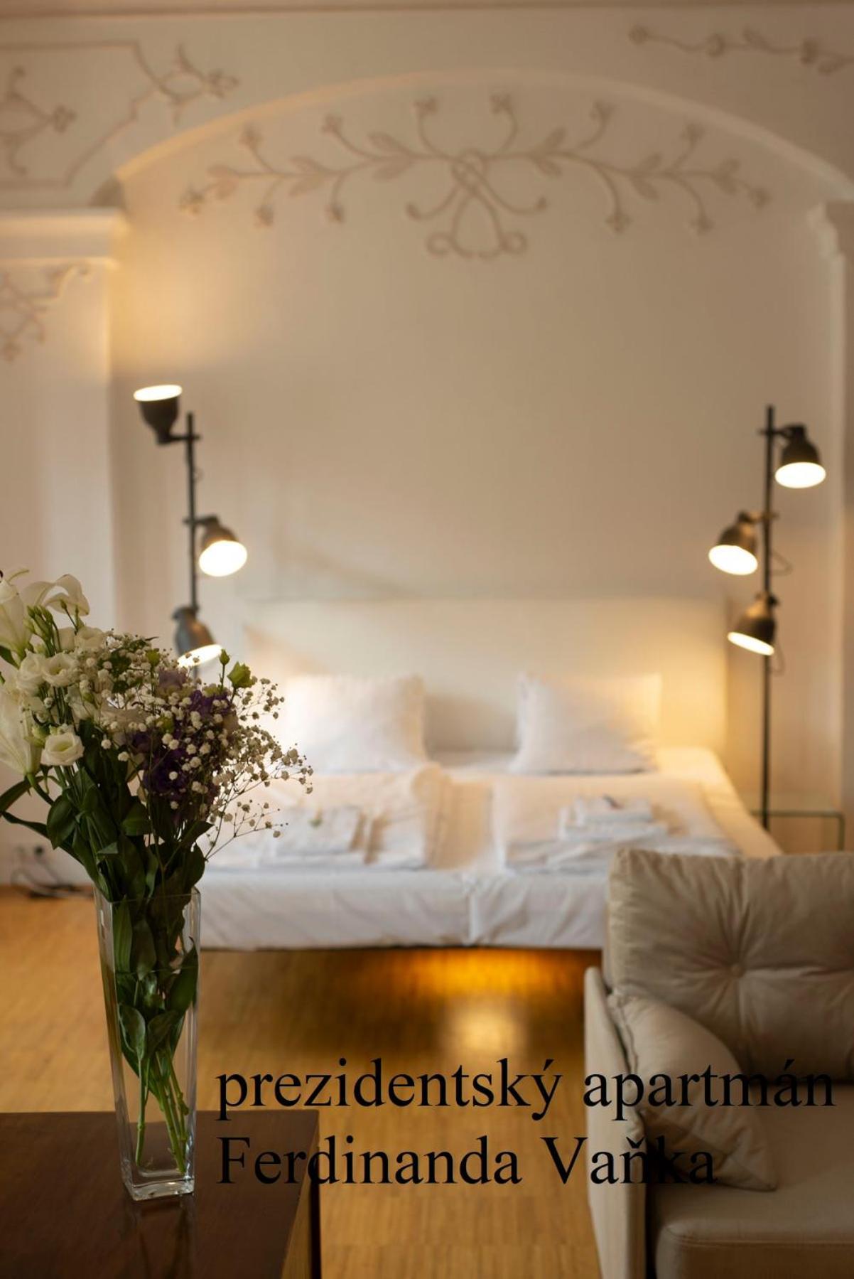 Besidka Hotel Славонице Екстериор снимка