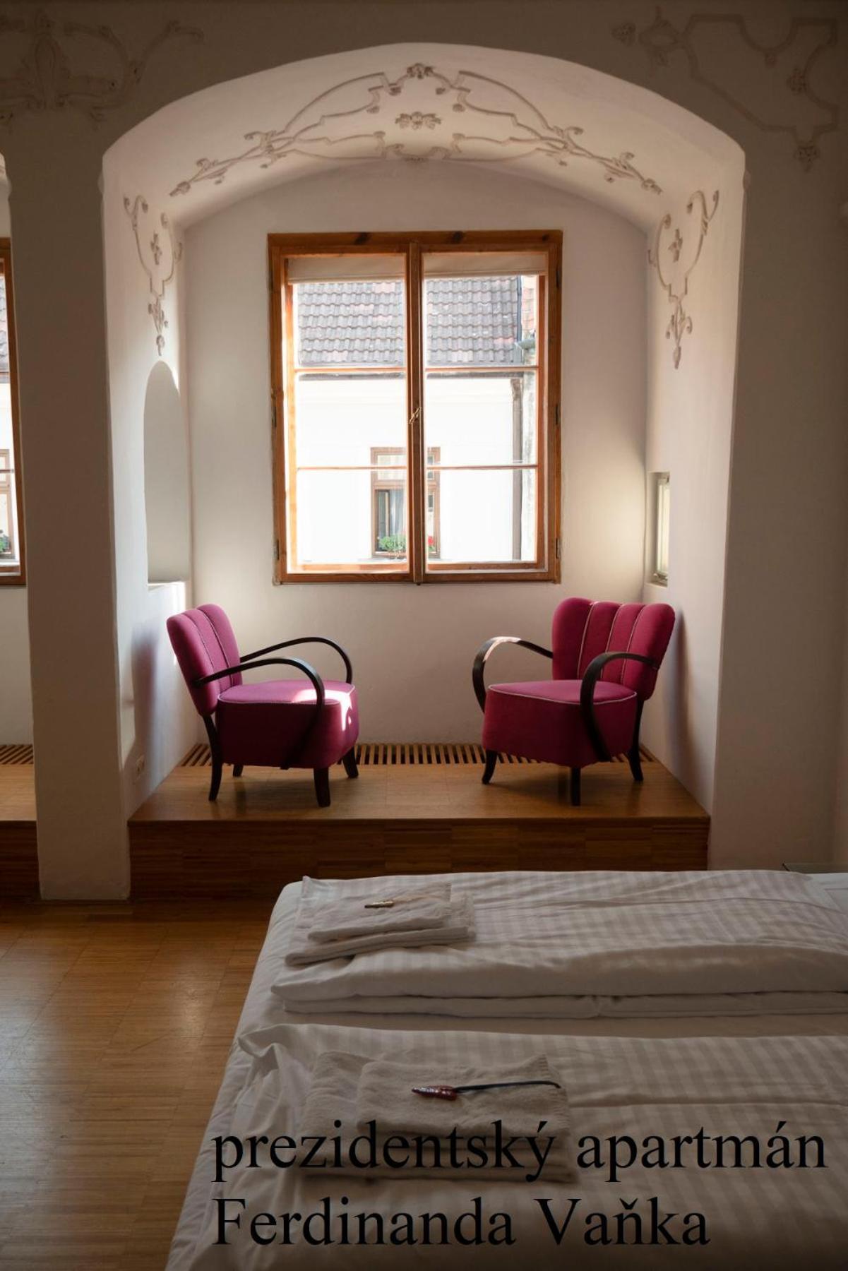 Besidka Hotel Славонице Екстериор снимка